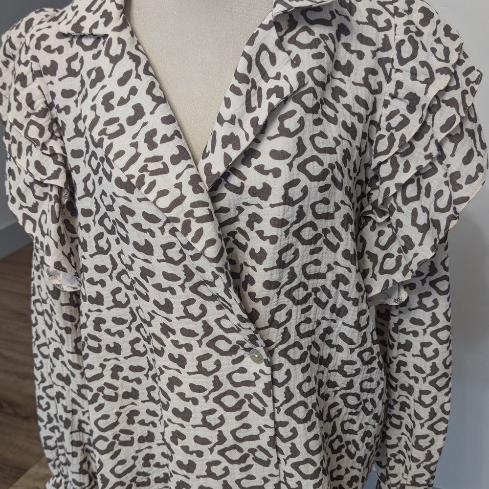 Leopard Print Ruffle Sleeve Top - Picture 6 of 16